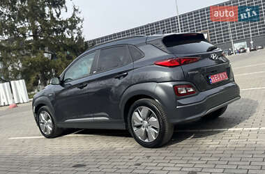 Внедорожник / Кроссовер Hyundai Kona Electric 2020 в 