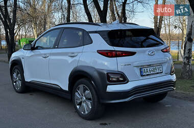 Позашляховик / Кросовер Hyundai Kona Electric 2020 в 