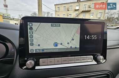 Позашляховик / Кросовер Hyundai Kona Electric 2021 в 