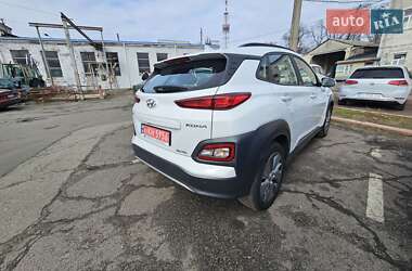 Позашляховик / Кросовер Hyundai Kona Electric 2021 в 