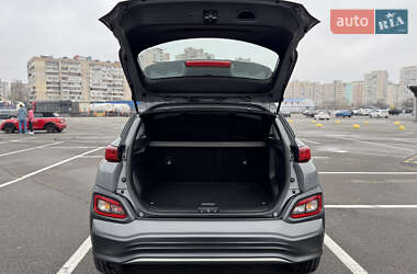 Внедорожник / Кроссовер Hyundai Kona Electric 2020 в 