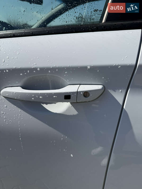 Внедорожник / Кроссовер Hyundai Kona Electric 2020 в Виннице