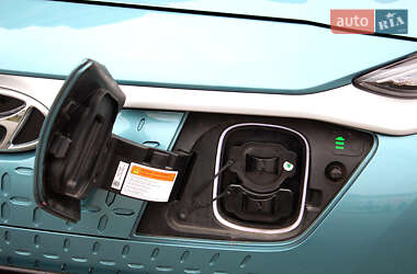 Внедорожник / Кроссовер Hyundai Kona Electric 2020 в 