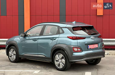 Внедорожник / Кроссовер Hyundai Kona Electric 2021 в 