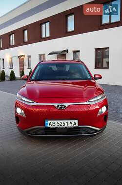 Внедорожник / Кроссовер Hyundai Kona Electric 2019 в 