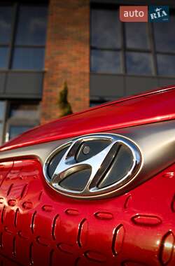 Внедорожник / Кроссовер Hyundai Kona Electric 2019 в 