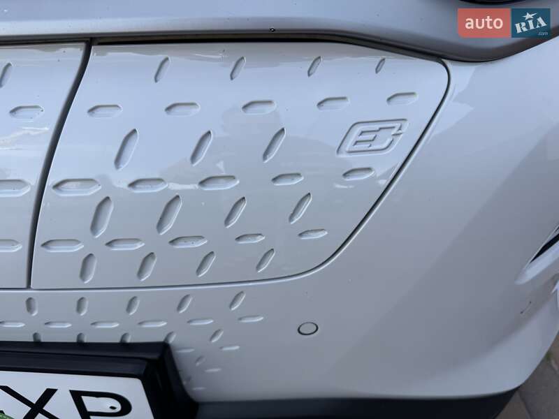 Внедорожник / Кроссовер Hyundai Kona Electric 2020 в Черновцах