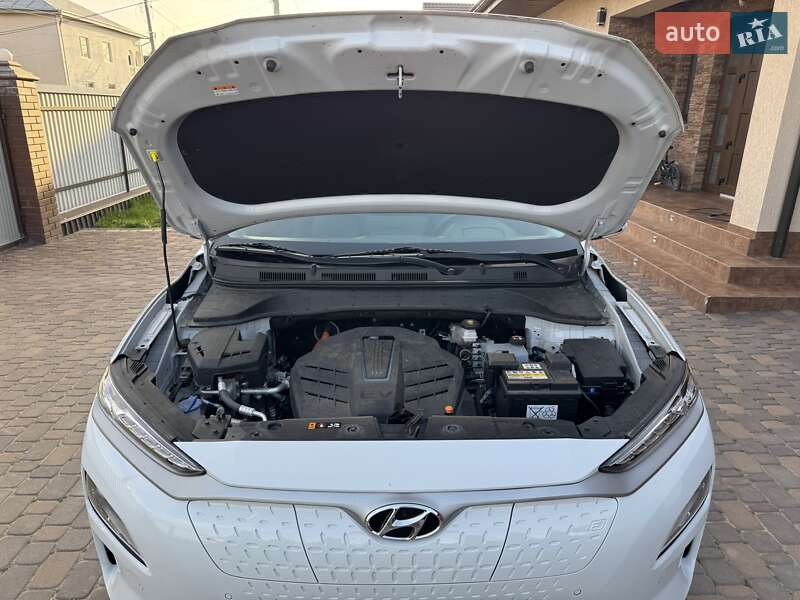 Внедорожник / Кроссовер Hyundai Kona Electric 2020 в Черновцах