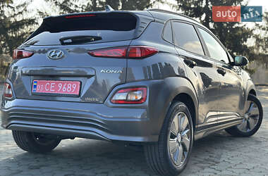 Внедорожник / Кроссовер Hyundai Kona Electric 2019 в 