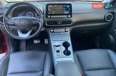 Внедорожник / Кроссовер Hyundai Kona Electric 2020 в 