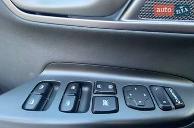 Внедорожник / Кроссовер Hyundai Kona Electric 2020 в 