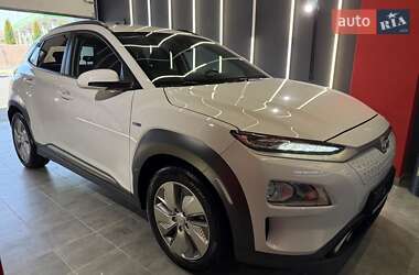 Позашляховик / Кросовер Hyundai Kona Electric 2020 в 