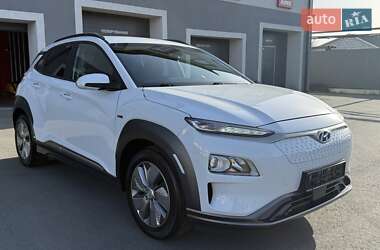 Позашляховик / Кросовер Hyundai Kona Electric 2020 в 