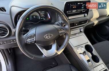 Позашляховик / Кросовер Hyundai Kona Electric 2020 в 