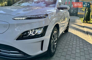 Внедорожник / Кроссовер Hyundai Kona Electric 2020 в 