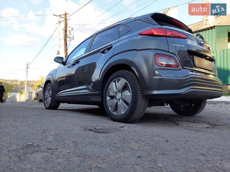 Внедорожник / Кроссовер Hyundai Kona Electric 2019 в Первомайске