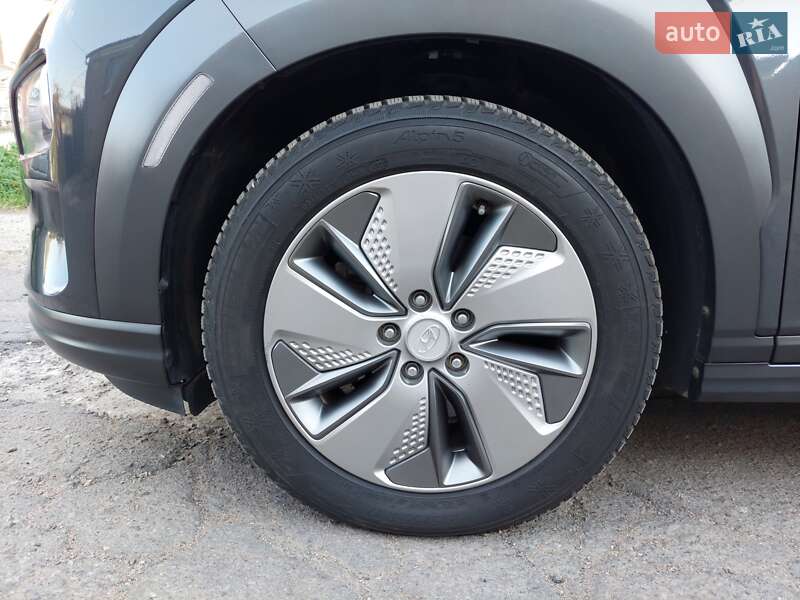 Внедорожник / Кроссовер Hyundai Kona Electric 2019 в Первомайске