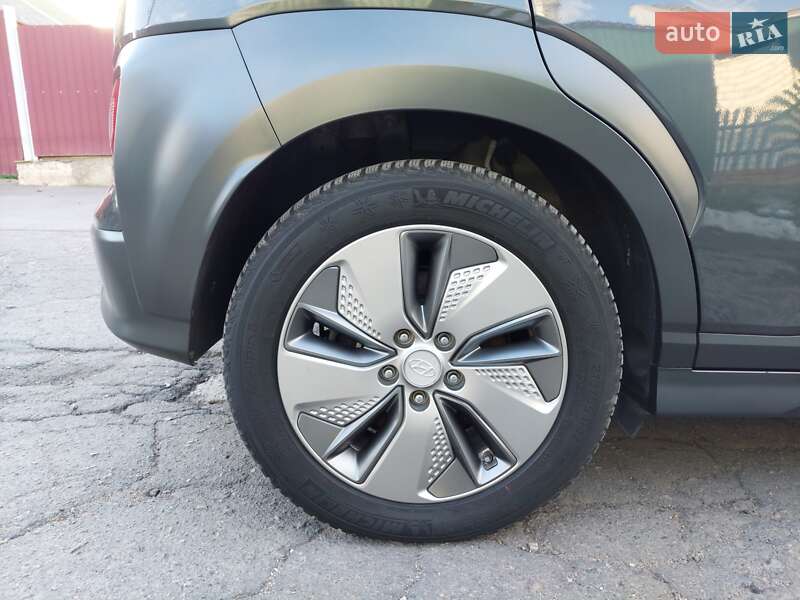 Внедорожник / Кроссовер Hyundai Kona Electric 2019 в Первомайске