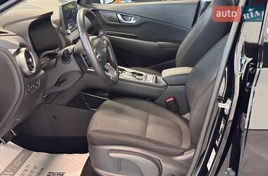 Внедорожник / Кроссовер Hyundai Kona Electric 2021 в 