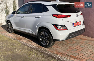 Внедорожник / Кроссовер Hyundai Kona Electric 2021 в 