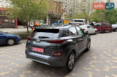 Внедорожник / Кроссовер Hyundai Kona Electric 2021 в 
