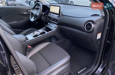 Внедорожник / Кроссовер Hyundai Kona Electric 2020 в 