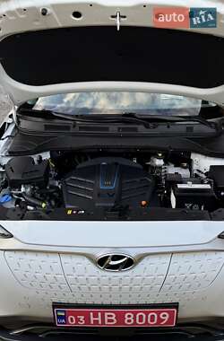 Внедорожник / Кроссовер Hyundai Kona Electric 2020 в 