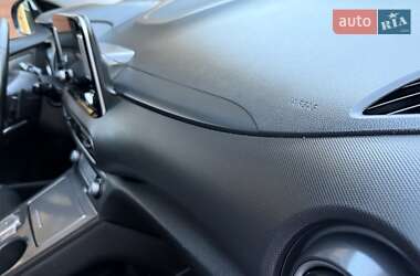 Внедорожник / Кроссовер Hyundai Kona Electric 2020 в 
