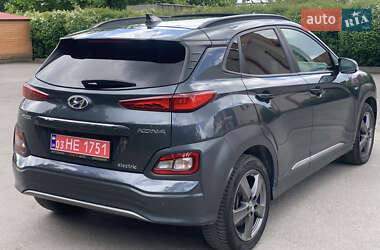 Внедорожник / Кроссовер Hyundai Kona Electric 2019 в 