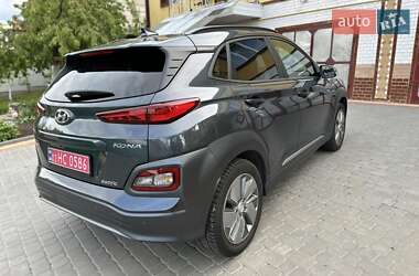 Внедорожник / Кроссовер Hyundai Kona Electric 2019 в 