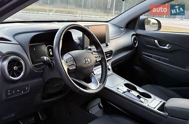 Внедорожник / Кроссовер Hyundai Kona Electric 2022 в 