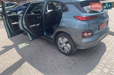Внедорожник / Кроссовер Hyundai Kona Electric 2019 в 