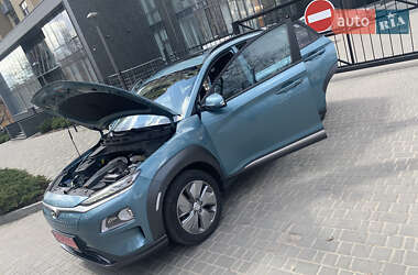 Внедорожник / Кроссовер Hyundai Kona Electric 2019 в 