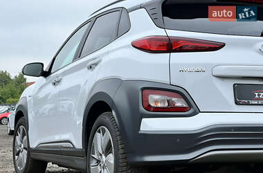 Внедорожник / Кроссовер Hyundai Kona Electric 2020 в 