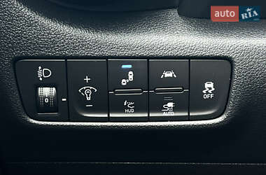 Внедорожник / Кроссовер Hyundai Kona Electric 2020 в 