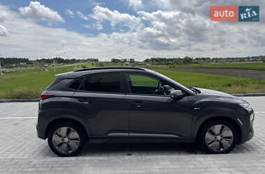 Позашляховик / Кросовер Hyundai Kona Electric 2019 в 