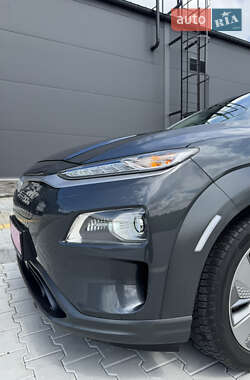 Позашляховик / Кросовер Hyundai Kona Electric 2019 в 