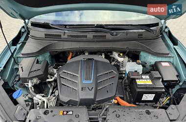 Внедорожник / Кроссовер Hyundai Kona Electric 2020 в 