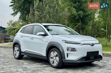 Внедорожник / Кроссовер Hyundai Kona Electric 2020 в 