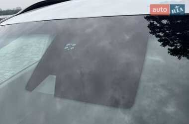 Внедорожник / Кроссовер Hyundai Kona Electric 2020 в 