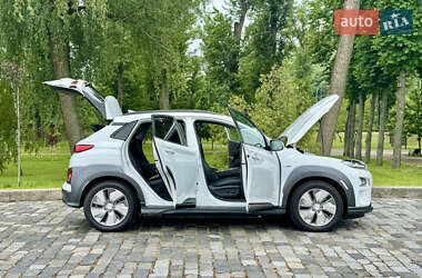 Внедорожник / Кроссовер Hyundai Kona Electric 2020 в 