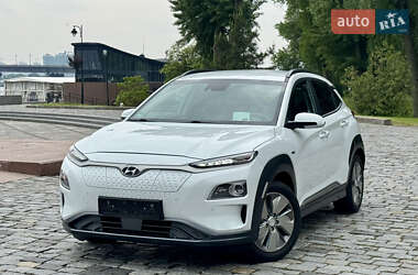 Внедорожник / Кроссовер Hyundai Kona Electric 2020 в 