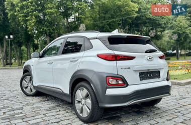 Внедорожник / Кроссовер Hyundai Kona Electric 2020 в 