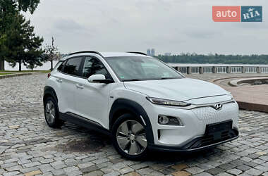 Внедорожник / Кроссовер Hyundai Kona Electric 2020 в 