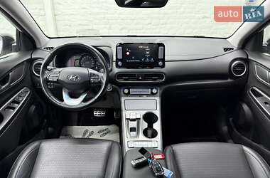 Внедорожник / Кроссовер Hyundai Kona Electric 2019 в 