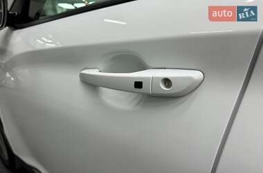 Внедорожник / Кроссовер Hyundai Kona Electric 2019 в 