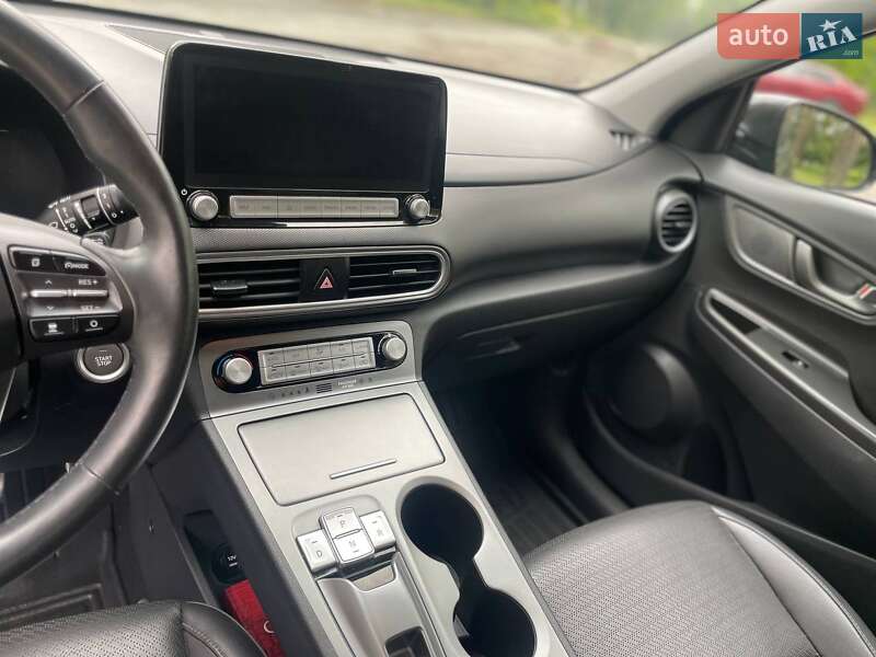 Внедорожник / Кроссовер Hyundai Kona Electric 2020 в Киеве