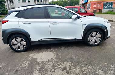 Внедорожник / Кроссовер Hyundai Kona Electric 2019 в 