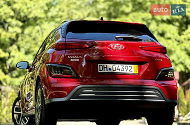 Внедорожник / Кроссовер Hyundai Kona Electric 2022 в 