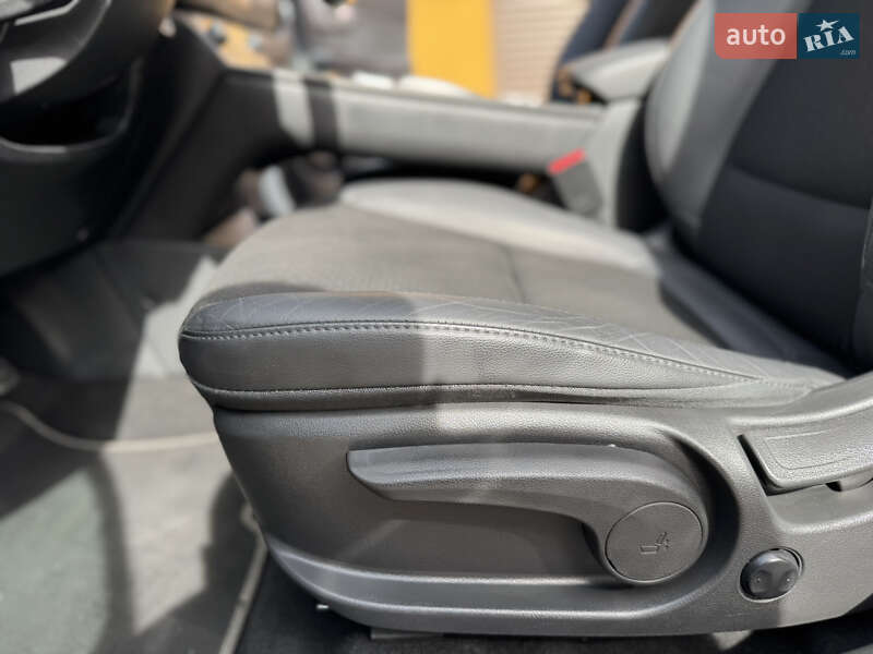 Внедорожник / Кроссовер Hyundai Kona Electric 2019 в Ровно
